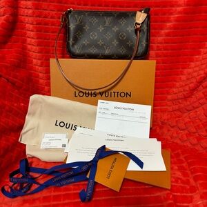 Louis Vuitton Pochette Accessoires AP5P05Y